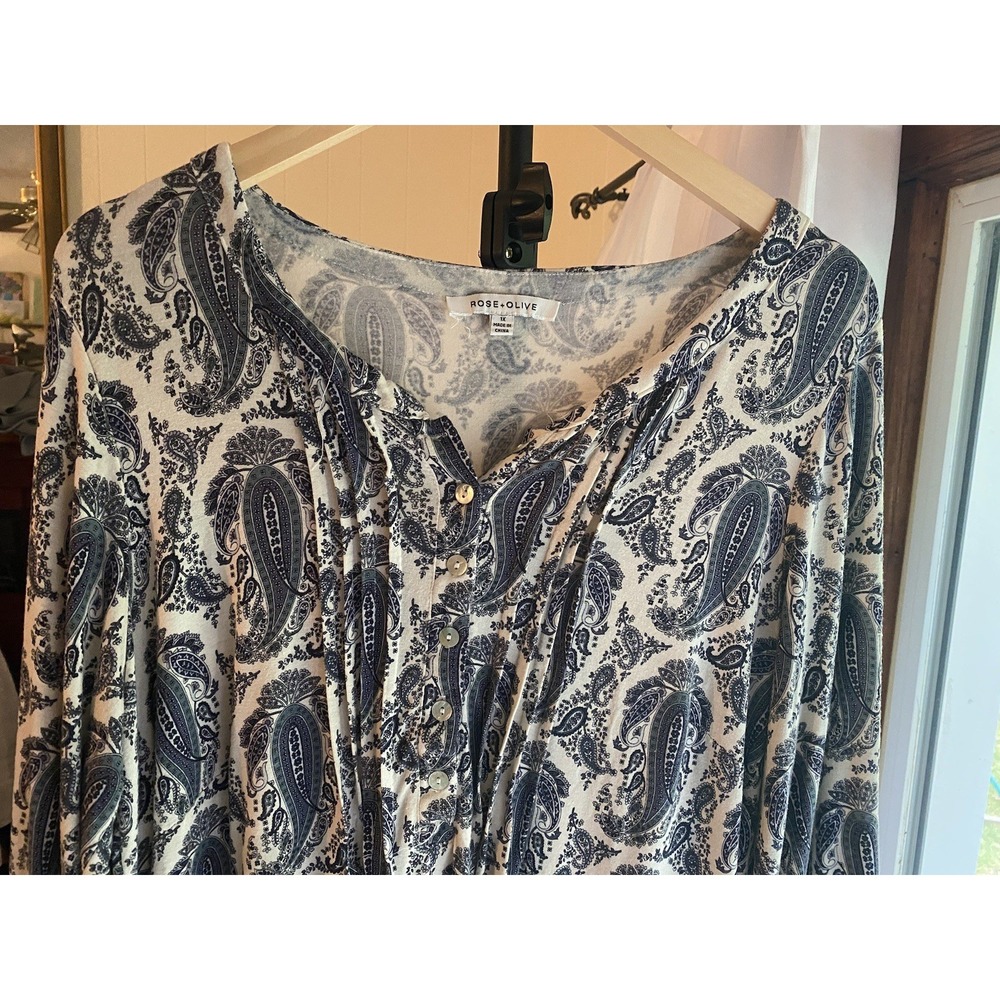 Rose + Olive Women's 1X Blouse Blue Paisley Print - Picture 7 of 7